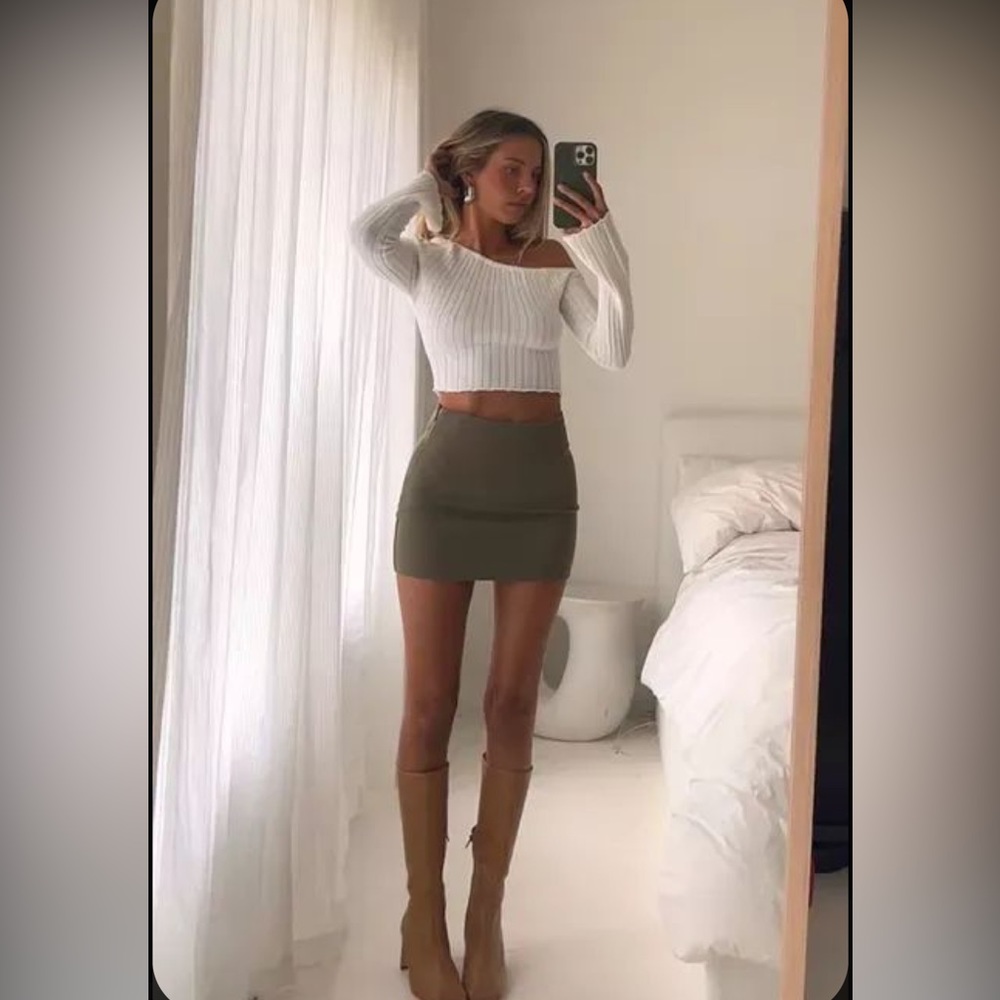 Y2K mini skirt